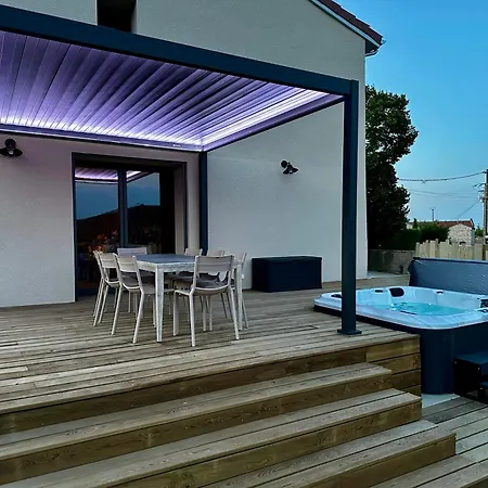 Holiday home La Croisee Des Chemins Dans Le Forez